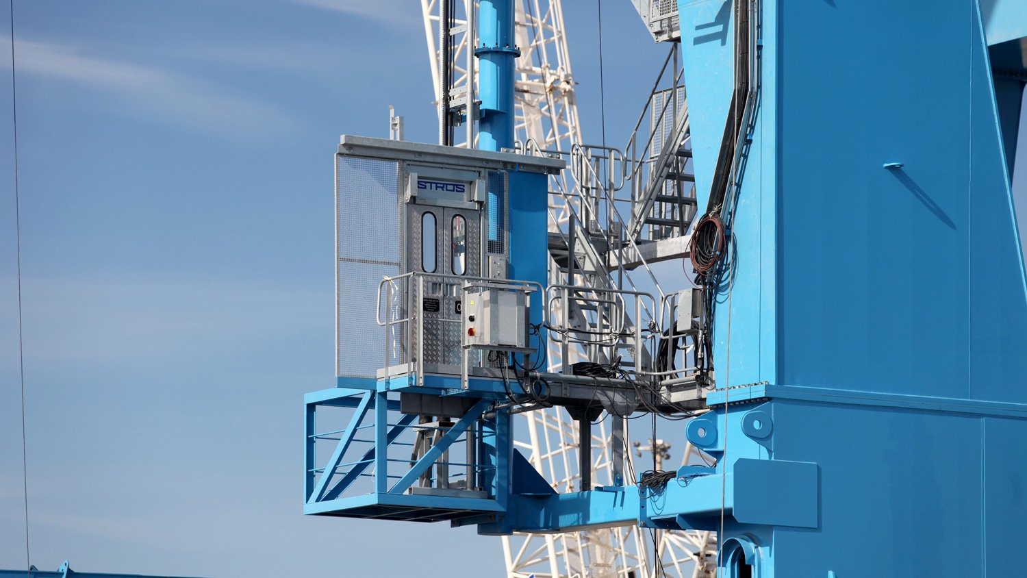 A Stros NOV 514 industrial elevator fitted to a ship to shore crane