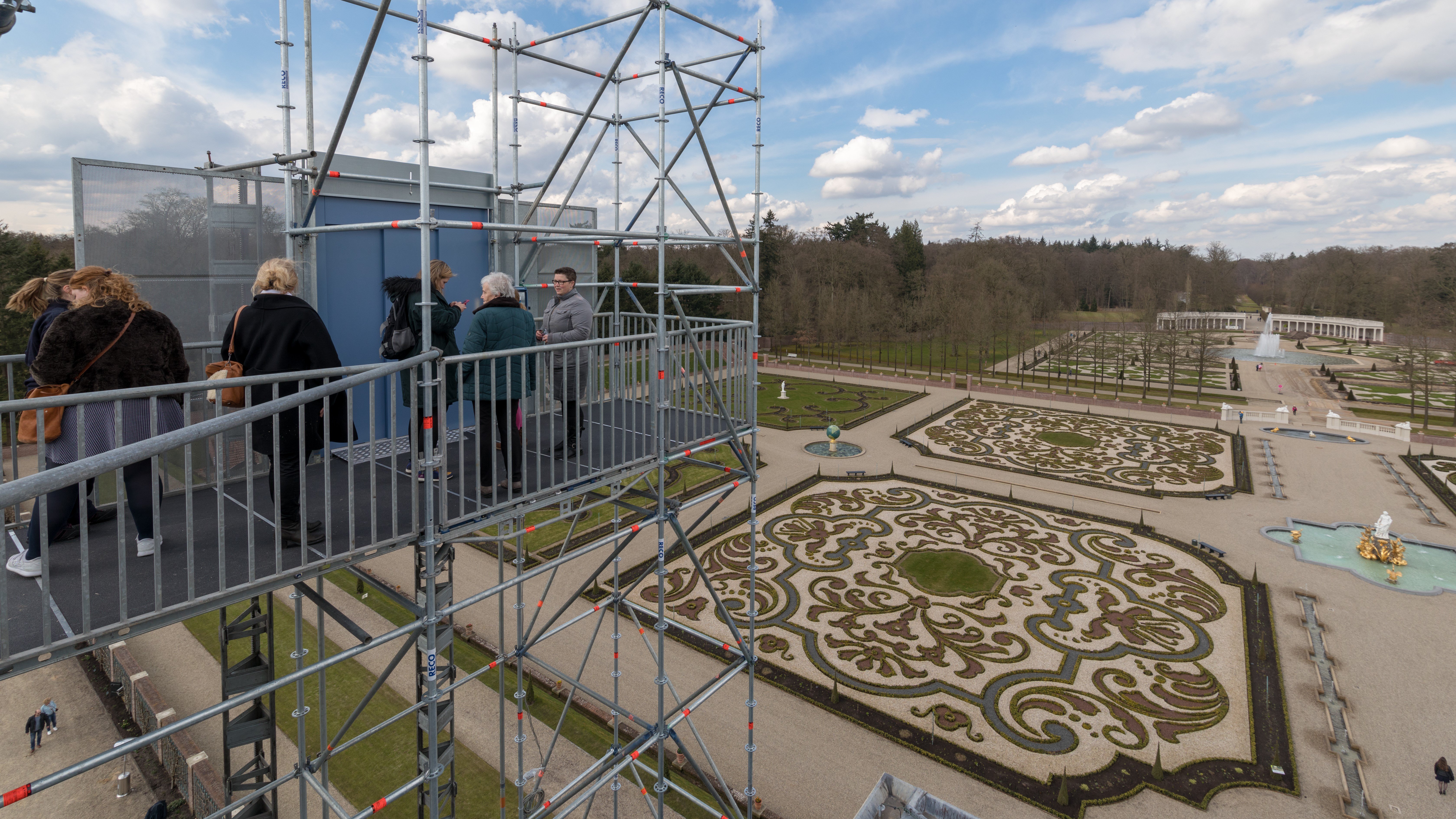 RECO provided passenger lifts for the Dutch Het Loo Palace for visitors to access the rooftop viewpoint
